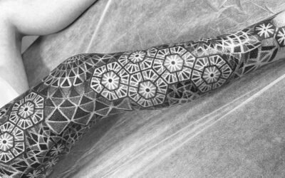 Leg geometry tattoo by Alex, Omnia Tattoo Studio