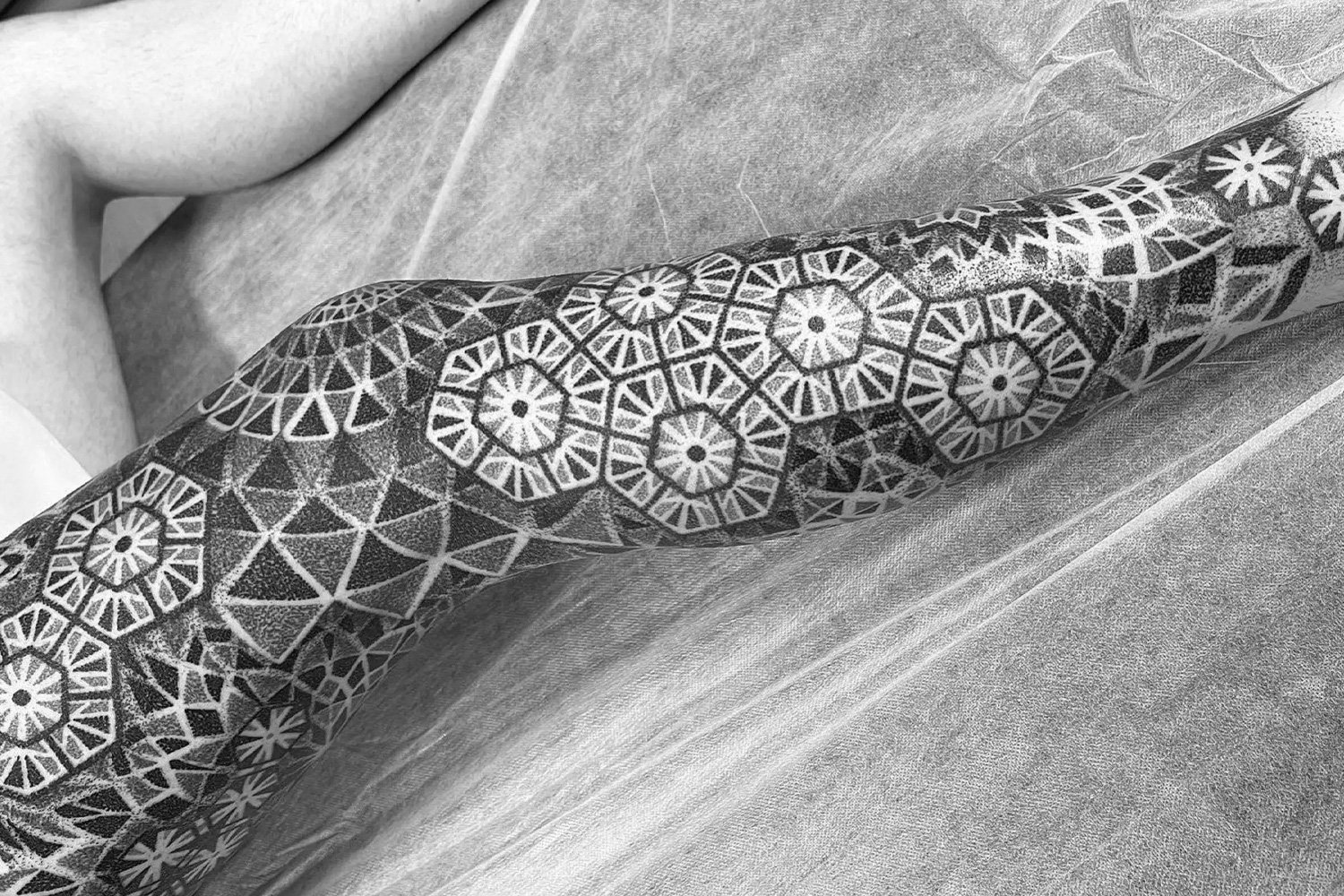 Leg geometry tattoo by Alex, Omnia Tattoo Studio