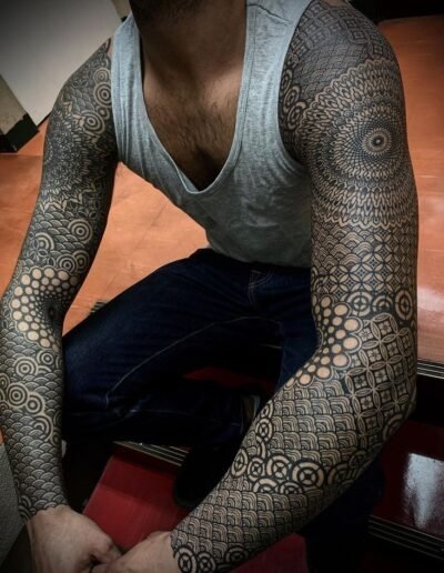 Geometric sleeves by Nissaco @nissaco