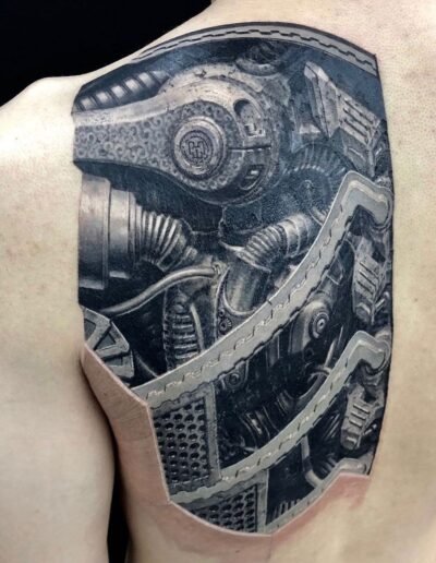 Biomechanical shoulder piece by Heng Yue（岳阳新刺客）@hengyue_newassassin_tattoo