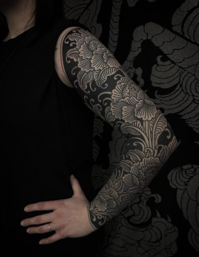 Blackwork sleeve by Neina Neina @neina.neina