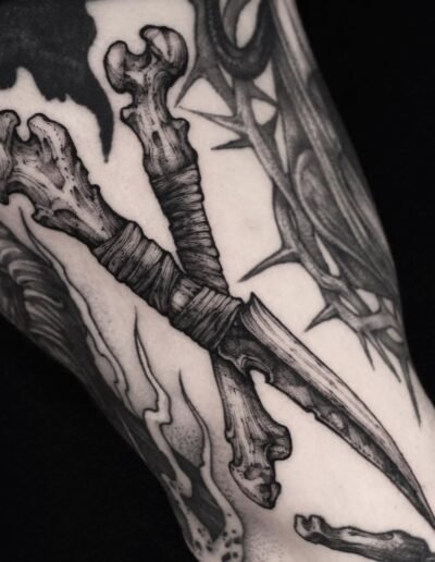 Freehand daggers by 이희도 Lee huido @heukdo__
