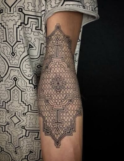 Geometry tattoo by Philipp Rootist @rootist_tattoo