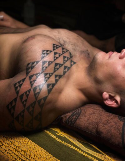 Hawaiian chest tattoo by Kamaliʻikūpono Hanohano @pokikane