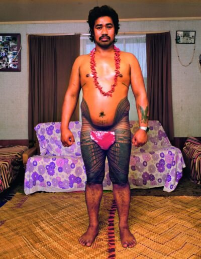 Jim Taofinu‘u tattooed by Sua Sulu‘ape Paulo II (1985) in Auckland, photographed by Mark Adams