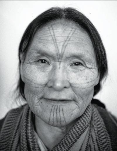 Portrait of an Inuit woman, 1945, Archives, Henry Busse fonds, N-1979-052-1008